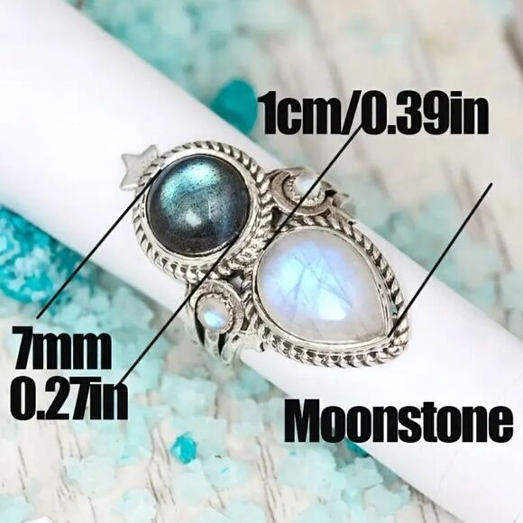 HOLDING Elegant Silver Moonstone and Blue Labradorite Ring - Picture 6 of 13